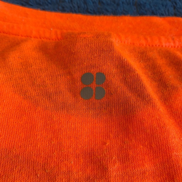 Sweaty Betty Flex Workout Tee Shockingly Orange - Picture 6 of 7